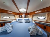 CARVER 396 Master Cabin